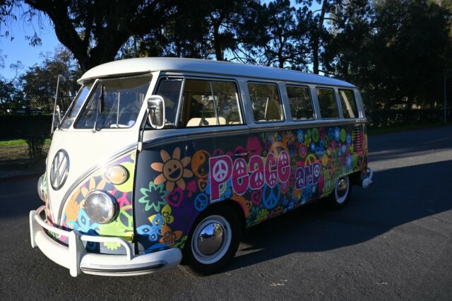 Volkswagen Bus/Vanagon 1965 image number 35