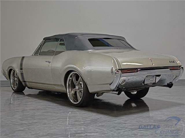 Oldsmobile Cutlass 1968 image number 13