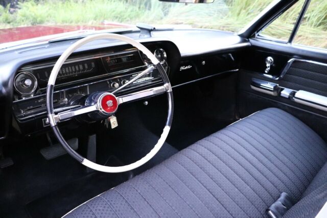 Cadillac Series 62 1963 image number 10