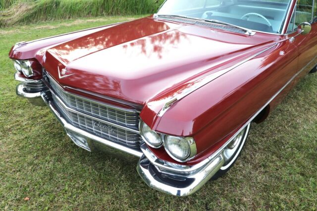 Cadillac Series 62 1963 image number 30