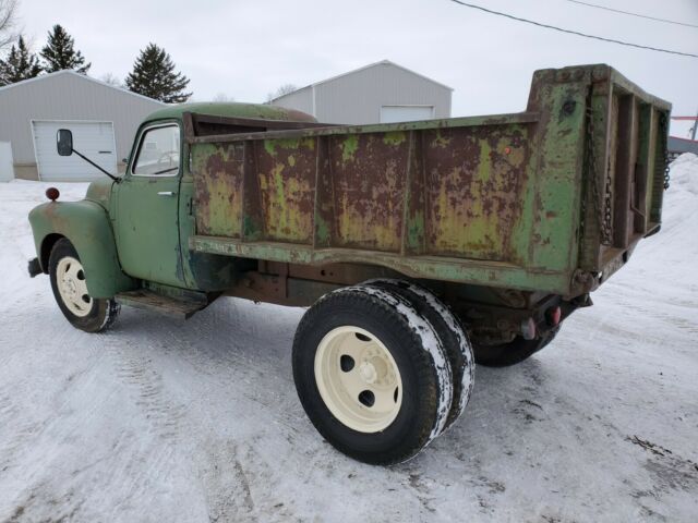 Chevrolet Chevy 1947 image number 22