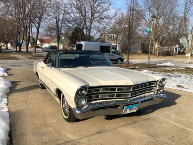 Ford Galaxie 1967 image number 22