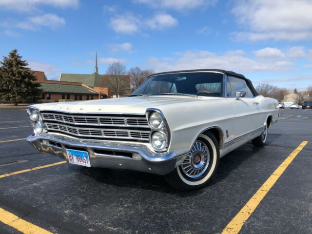 Ford Galaxie 1967 image number 30