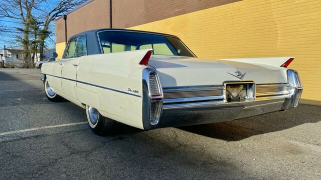 Cadillac DeVille 1964 image number 29