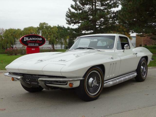 Chevrolet Corvette 1966 image number 11