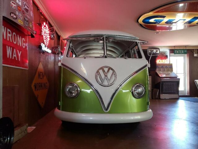 Volkswagen Bus/Vanagon 1966 image number 15