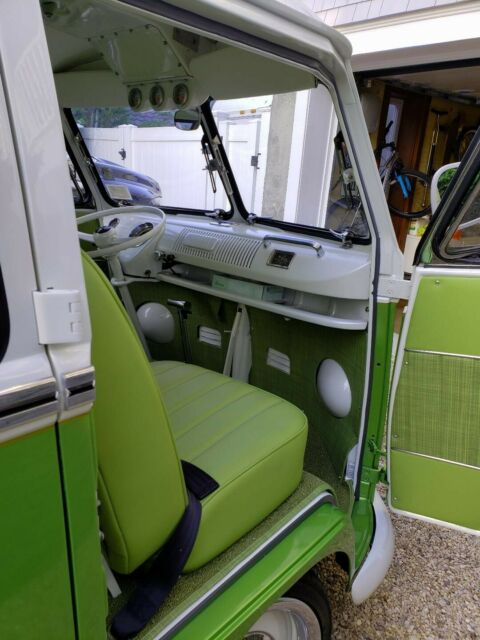 Volkswagen Bus/Vanagon 1966 image number 6