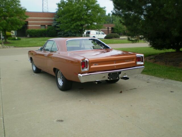 Plymouth Road Runner 1969 image number 1