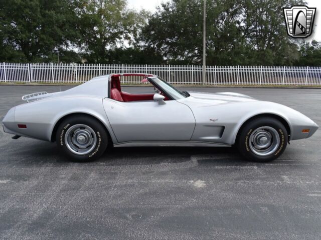 Chevrolet Corvette 1977 image number 33