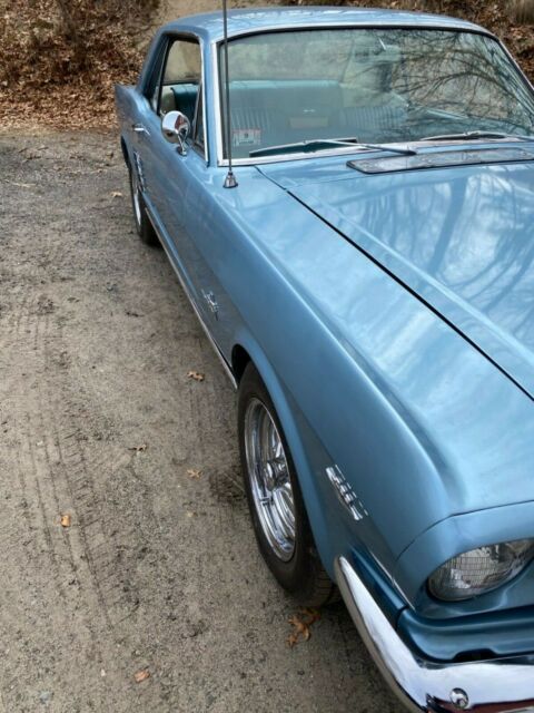 Ford Mustang 1966 image number 12