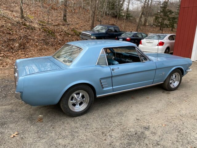 Ford Mustang 1966 image number 25