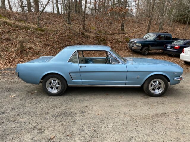 Ford Mustang 1966 image number 26