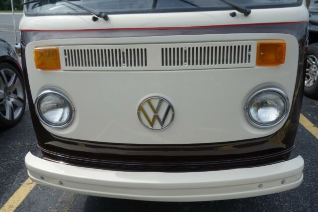 Volkswagen Bus/Vanagon 1977 image number 16