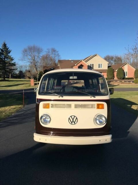 Volkswagen Bus/Vanagon 1977 image number 25