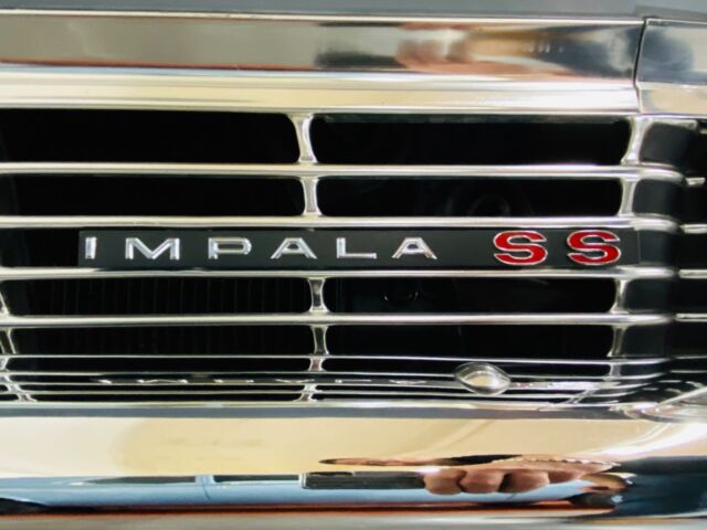 Chevrolet Impala 1965 image number 23