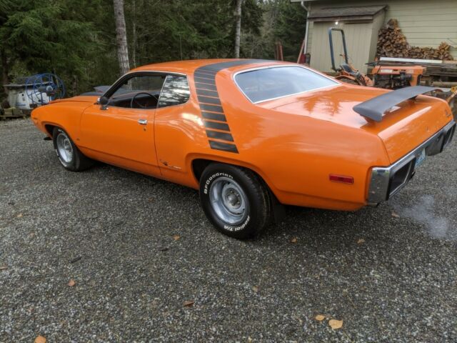 Plymouth Road Runner 1972 image number 7