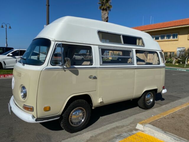 Volkswagen Bus/Vanagon 1972 image number 2