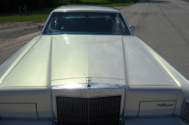 Lincoln Continental 1978 image number 26