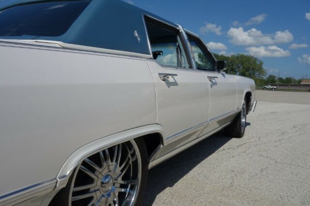 Lincoln Continental 1978 image number 31