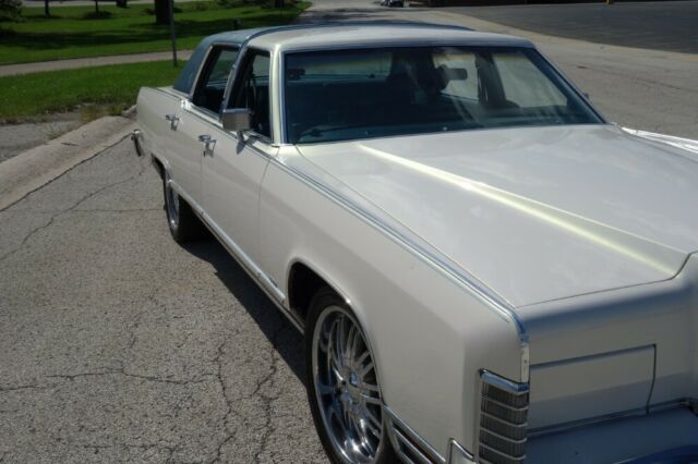 Lincoln Continental 1978 image number 4