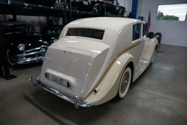 Bentley MARK VI 4.25L ALUMINUM FREESTONE & WEBB COACHBUILT 1947 image number 10