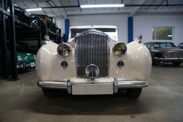 Bentley MARK VI 4.25L ALUMINUM FREESTONE & WEBB COACHBUILT 1947 image number 30