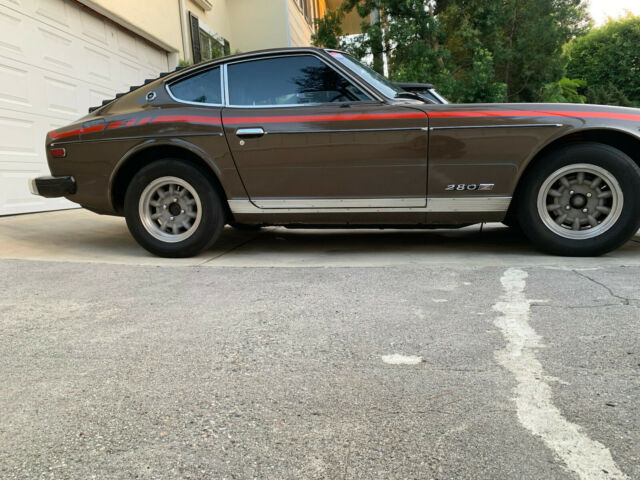 Datsun Z-Series 1975 image number 13