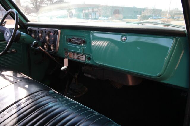 Chevrolet C/K Pickup 2500 1971 image number 20