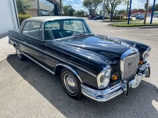 Mercedes-Benz 300-Series 1963 image number 26