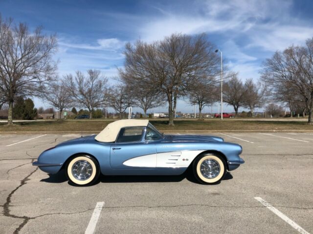 Chevrolet Corvette 1959 image number 22