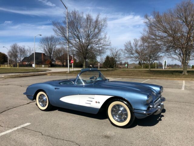 Chevrolet Corvette 1959 image number 4