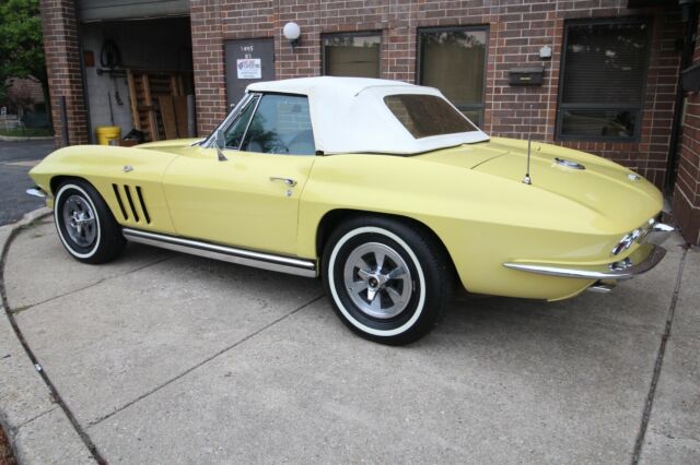 Chevrolet Corvette 1965 image number 2