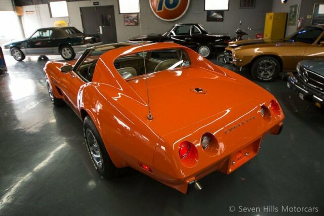 Chevrolet Corvette 1975 image number 25