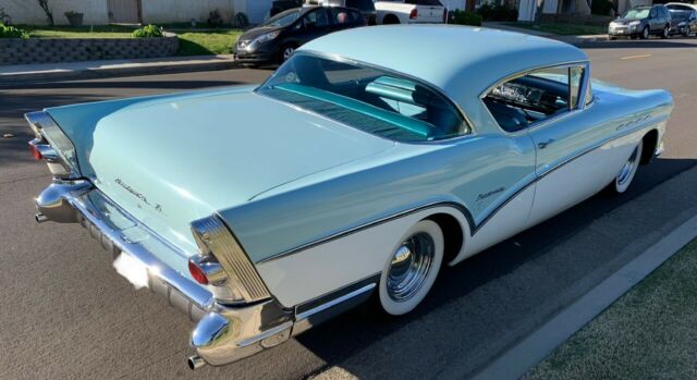 Buick Roadmaster 1957 image number 24