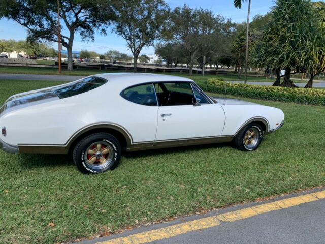 Oldsmobile Cutlass 1968 image number 17