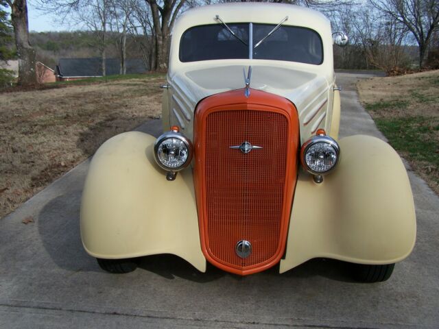 Chevrolet 2 DOOR SEDAN 1935 image number 2