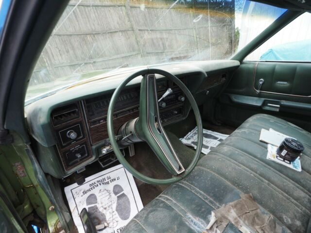 Ford Crown Victoria 1974 image number 35