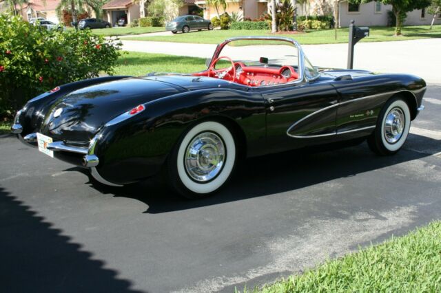 Chevrolet Corvette 1957 image number 32