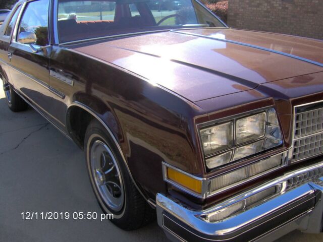 Buick Electra 1978 image number 2