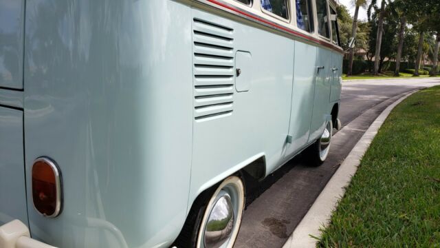 Volkswagen Bus/Vanagon 1970 image number 31