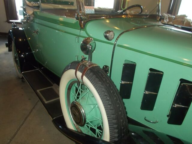 Chevrolet Cabriolet 1932 image number 17