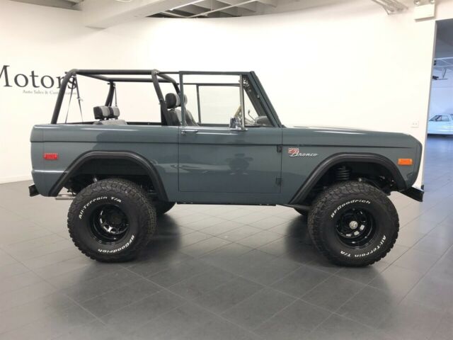 Ford Bronco 1976 image number 2