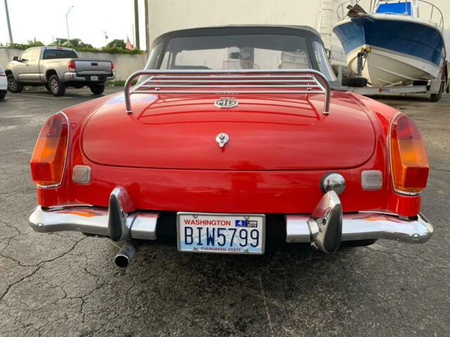 MG MGB 1970 image number 1