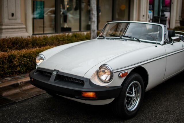 MG MGB 1979 image number 23