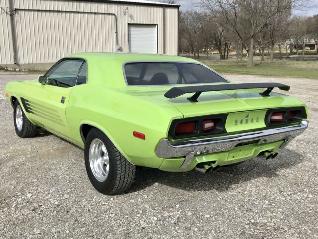 Dodge Challenger 1974 image number 2