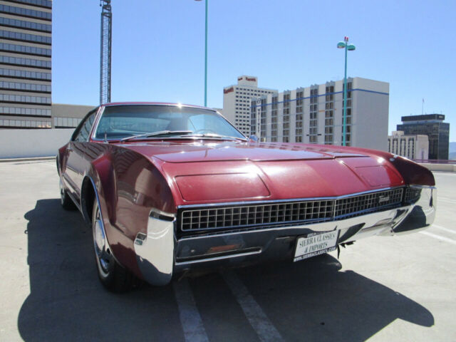 Oldsmobile Toronado 1967 image number 32