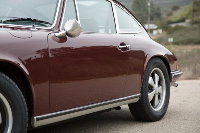 Porsche 911 1971 image number 10