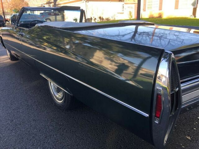 Cadillac DeVille 1968 image number 2