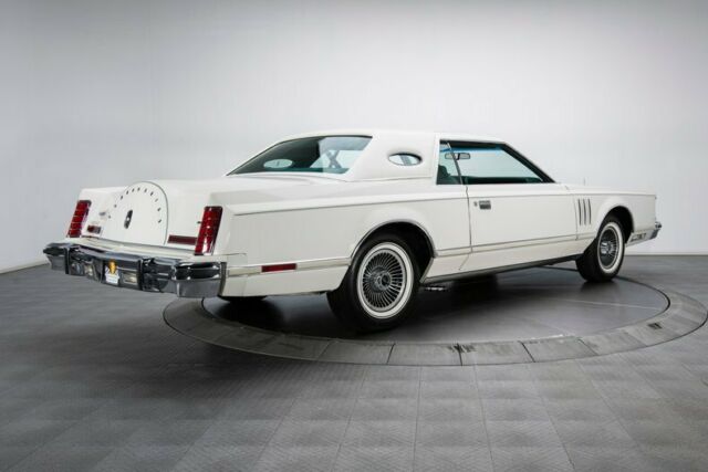 Lincoln Continental 1977 image number 1