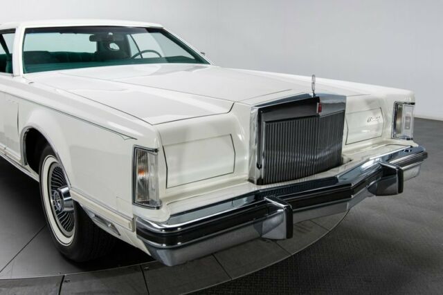 Lincoln Continental 1977 image number 13